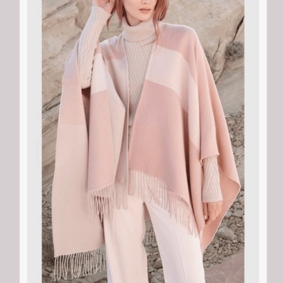 SOIA & KYO Poncho Woven Scarfigan with Fringe in Quartz One Size NWT - Picture 2 of 10